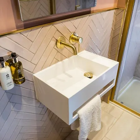 Maison Mouettes By Maison Parfaite - Luxury Suites With Abbey Views Уитби Экстерьер фото
