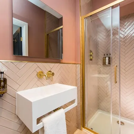 Maison Mouettes By Maison Parfaite - Luxury Suites With Abbey Views Уитби Экстерьер фото